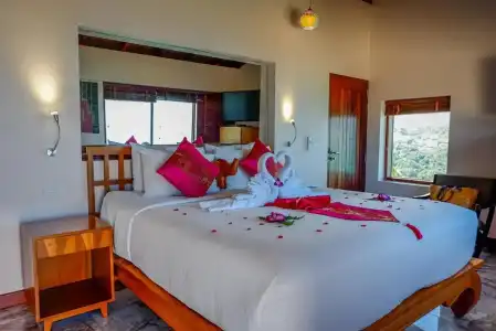 Sandalwood Luxury Villas - 4