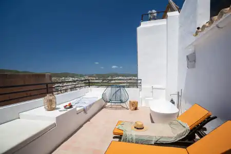 La Torre del Canonigo - Small Luxurys - 120