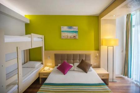 Mira Meridia Beach Resort - 2