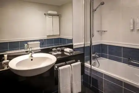 Dubai Marriott Harbour & Suites - 13