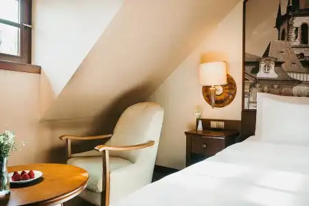 1 Bed Flat - Sleeps 2 - Pets - Parking - Wifi - 28