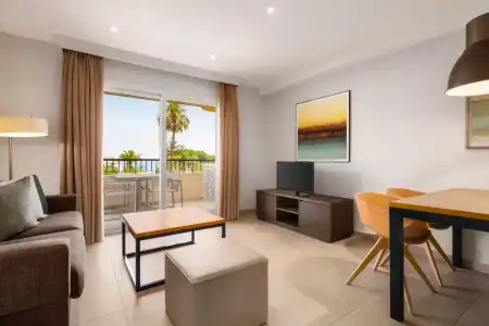 Resort Ramada & Suites by Wyndham Costa del Sol - 131