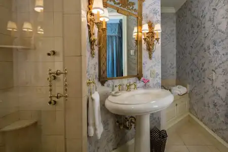The Chanler at Cliff Walk - 75
