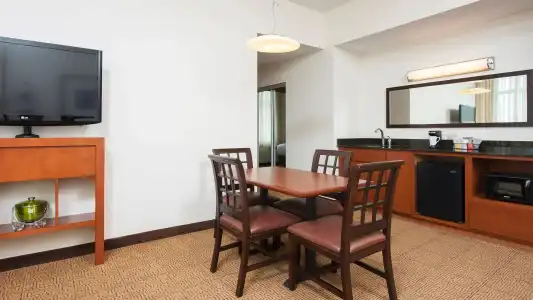 Hyatt Place Des Moines/Downtown - 26