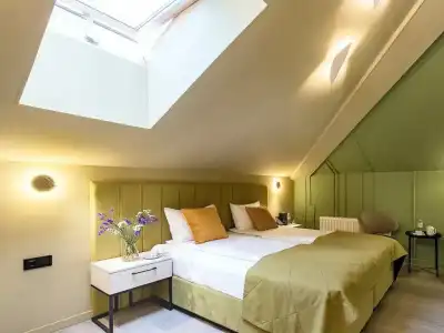 Gallery Inn Mini-hotel - 115