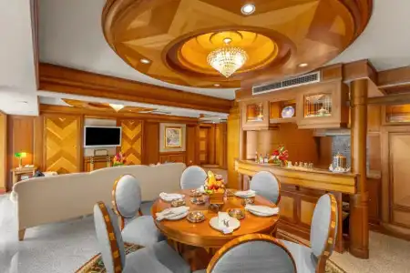 Royal Wing Suites & Spa Pattaya - 29