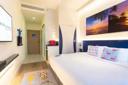 Clover Patong - 41