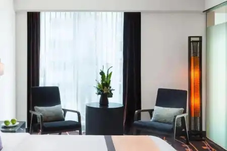 Radisson Suites Bangkok Sukhumvit - 46