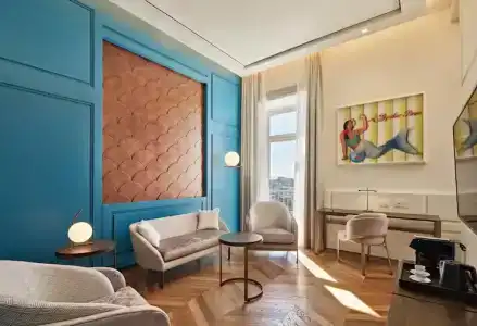De Bonart Naples, Curio Collection by Hilton - 101