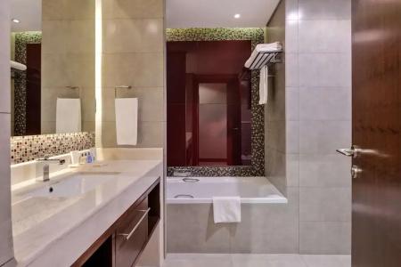 Radisson Blu, Dubai Waterfront - 54