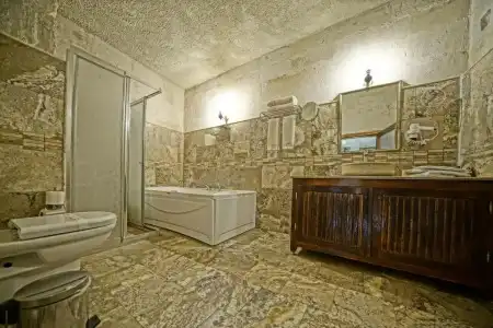 Maccan Cave - 143