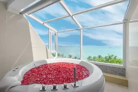 Royal Wing Suites & Spa Pattaya - 37