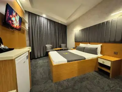 E5 Park - 6
