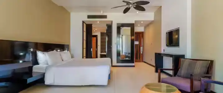 Crystals Beach Resort Belle Mare, a member of Radisson Individuals - 35