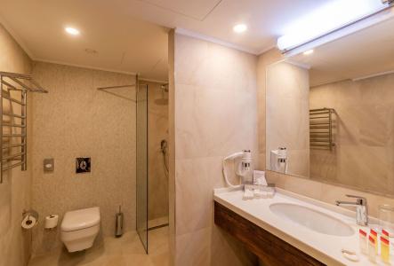 Ramada & Suites by Wyndham - 68