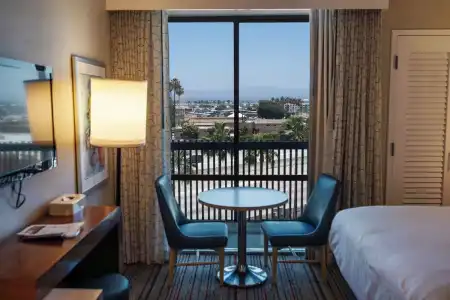 Howard Johnson by Wyndham Anaheim and Water Playground - 80