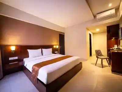 Yulia Beach Inn Kuta - 28