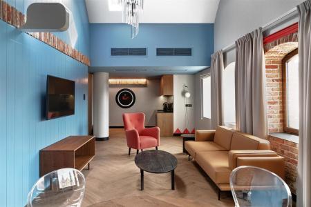 Radisson & Apartments - 111
