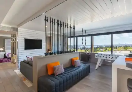 W Bellevue - 65