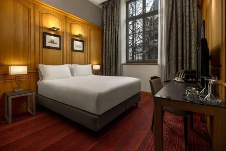 de Bourgtheroulde, Autograph Collection - 37