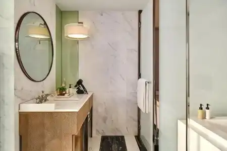 Rosewood Bangkok - 46