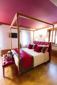 Ambra Cortina Luxury & Fashion Boutique - 24