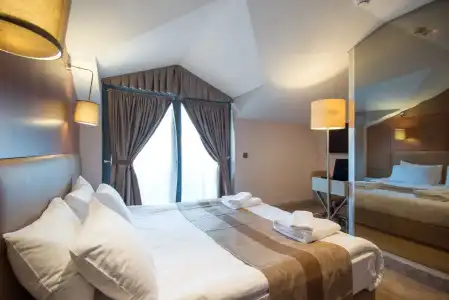 GK Regency Suites - 30