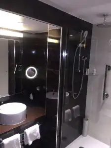 DoubleTree by Hilton London West End - 45