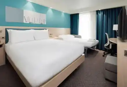 Hampton by Hilton London Excel - 34