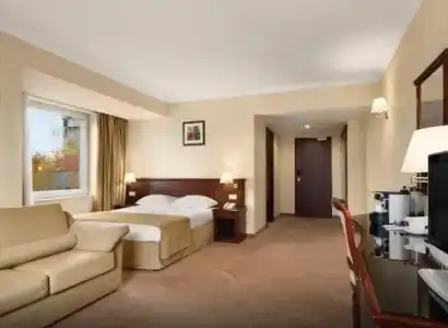 Ramada & Suites by Wyndham Bucharest North - 26