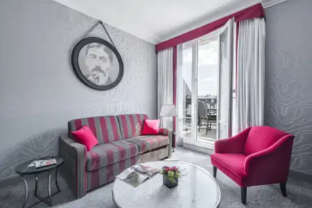 Maison Astor Paris, Curio Collection by Hilton - 11