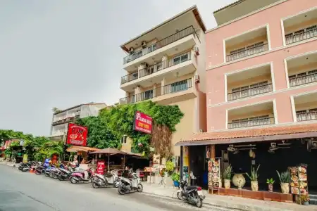 Patumnak Beach Guesthouse - 0