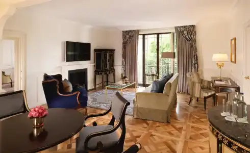 The Dorchester - 99