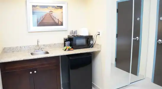 Best Western Naples Plaza - 17