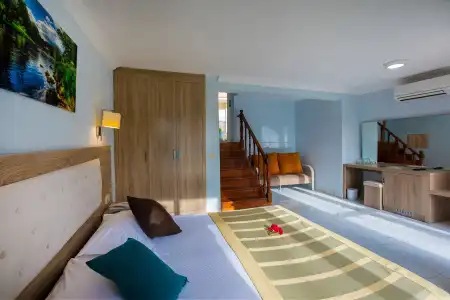 Mira Meridia Beach Resort - 33