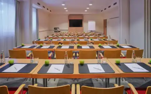 Holiday Inn Express Frankfurt Airport by IHG - 18