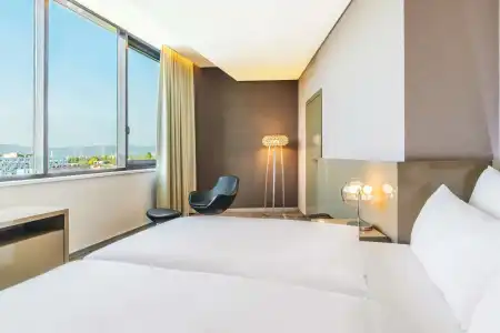 NH Bratislava Gate One - 85