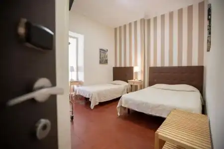 V Dinastia Guesthouse - 51