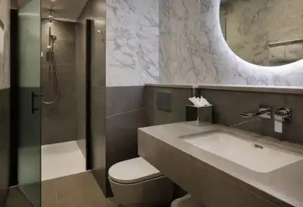 DoubleTree by Hilton London West End - 20