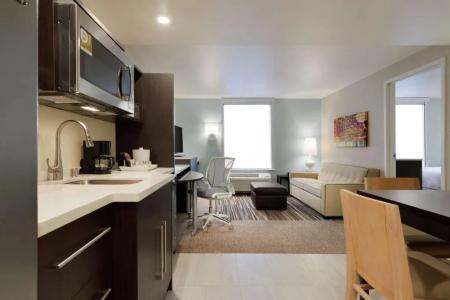 Home2 Suites by Hilton Anchorage/Midtown - 30