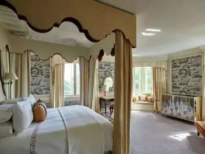 The Dorchester - 89