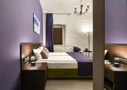 Gallery Inn Mini-hotel - 51