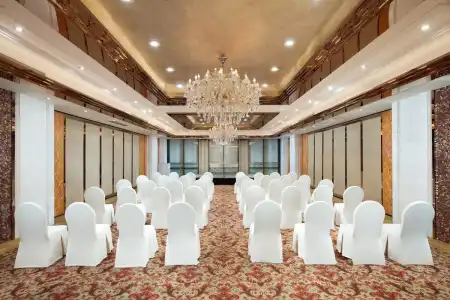 Crowne Plaza Shanghai Nanjing Road by IHG - 22