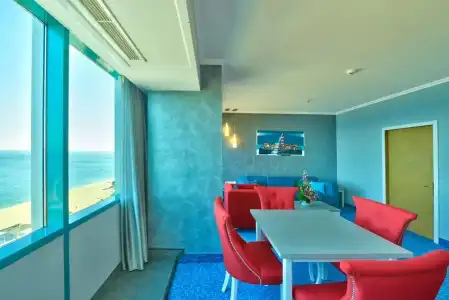 International Casino & Tower Suites - 82