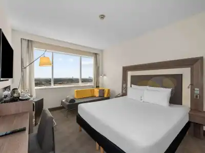 Novotel World Trade Centre Dubai - 2