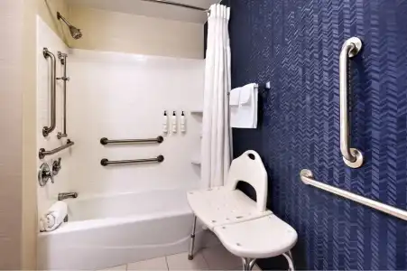Fairfield Inn & Suites by Marriott Tallahassee Central - 9