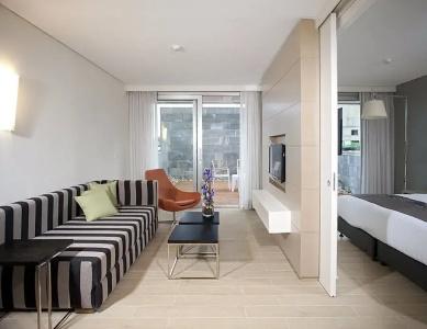 West All Suites - 39
