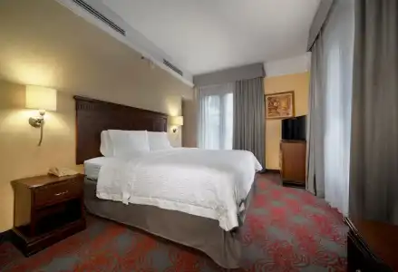 Hampton Inn & Suites by Hilton Mexico City - Centro Historico - 49
