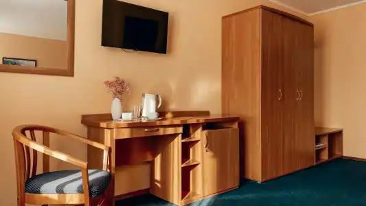 Konakovo, otel' - 80