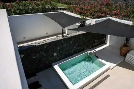 Cresanto Luxury Suites - 44